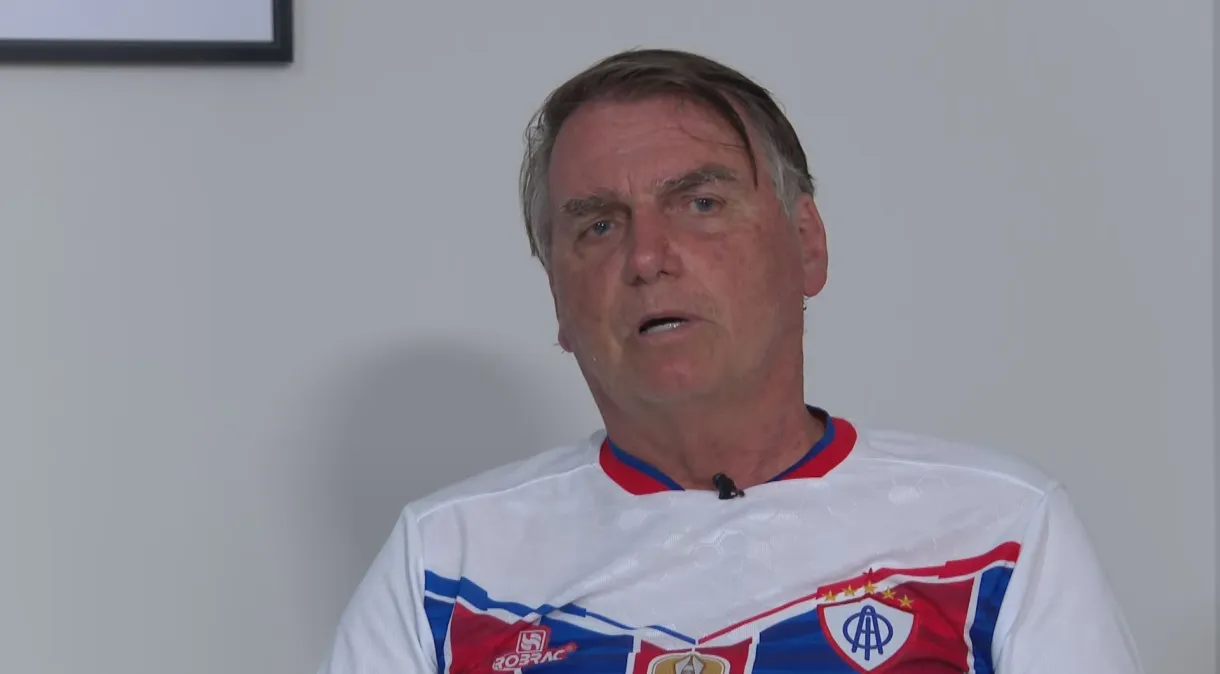 Em entrevista à CNN, Bolsonaro pede volta à “normalidade” institucional, mas diz que “jamais” passaria faixa presidencial para Lula