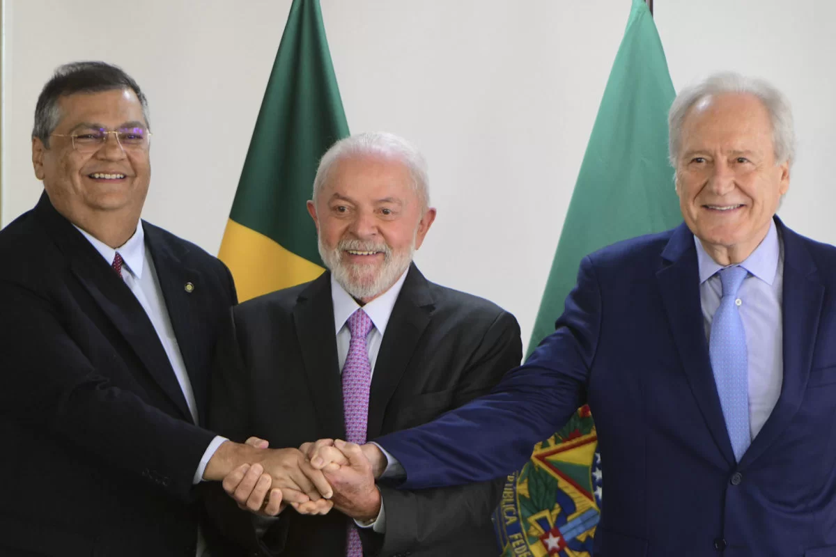 Lula anuncia Ricardo Lewandowski como ministro da Justiça