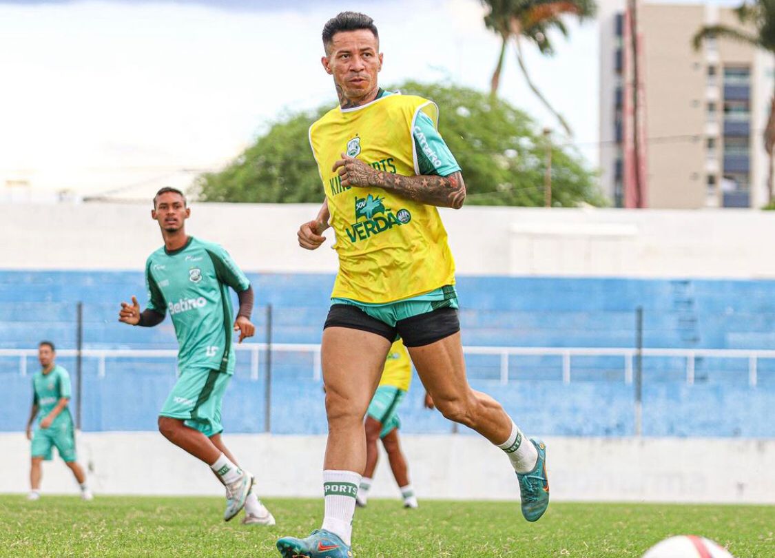 Nacional de Patos anuncia contratação do experiente atacante Siloé