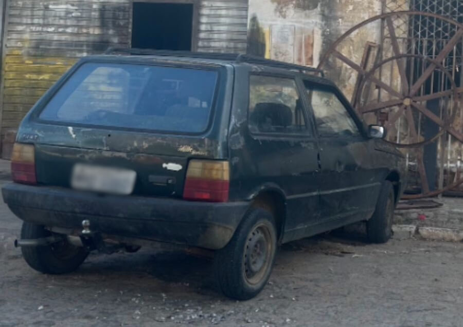 Carro furtado na manhã deste domingo (14) em Patos é encontrado abandonado horas depois