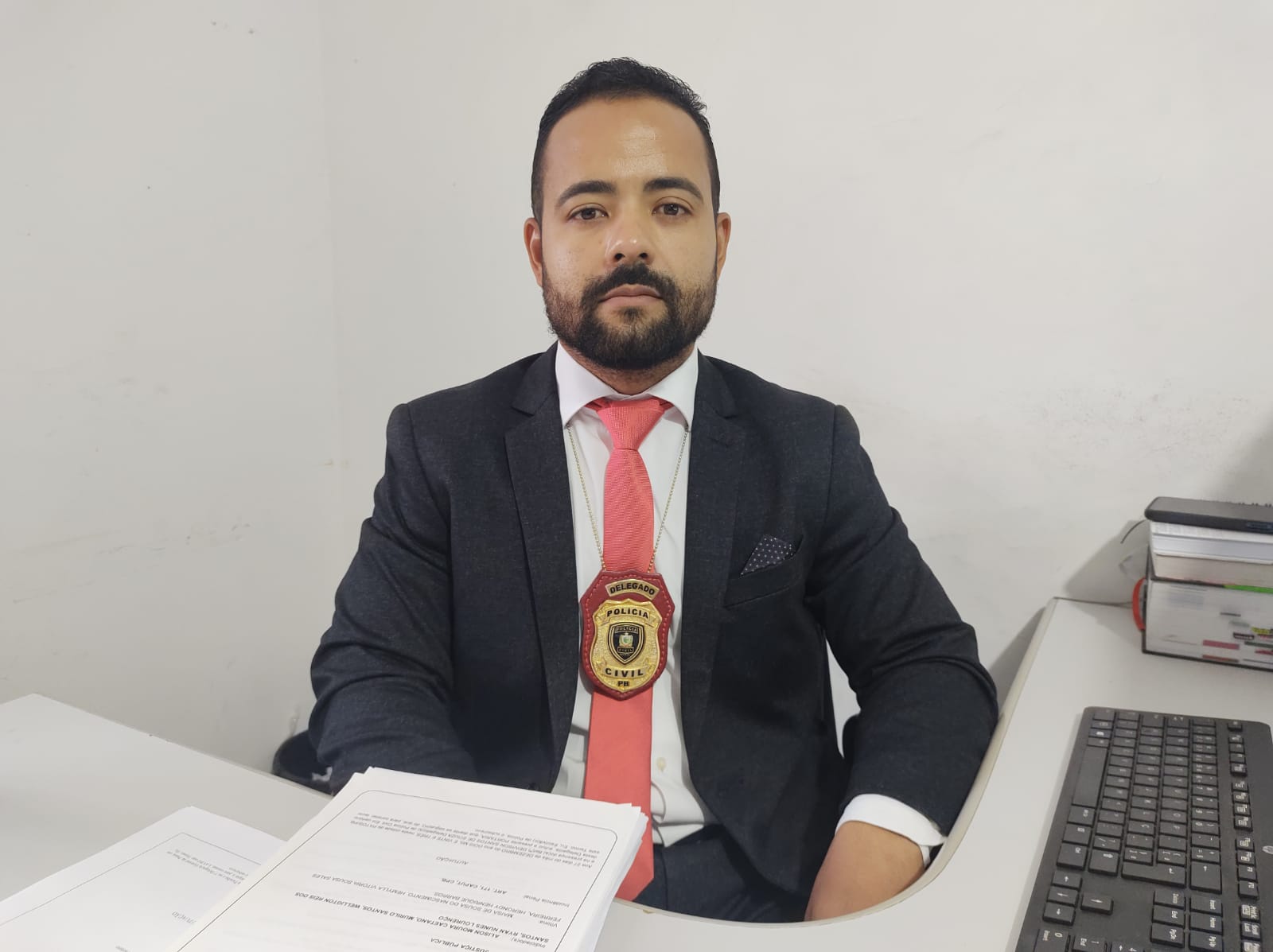 Polícia Civil cumpre Mandados de Busca e Apreensão nesta segunda-feira (15), na sede de empresa de investimentos em Patos