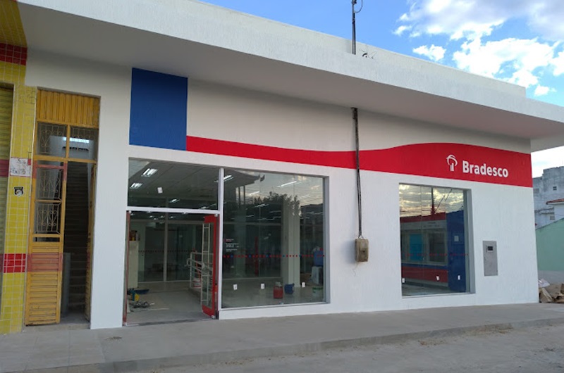 No Vale do Piancó: Banco deve indenizar consumidor por descontos indevidos de anuidade de cartão de crédito