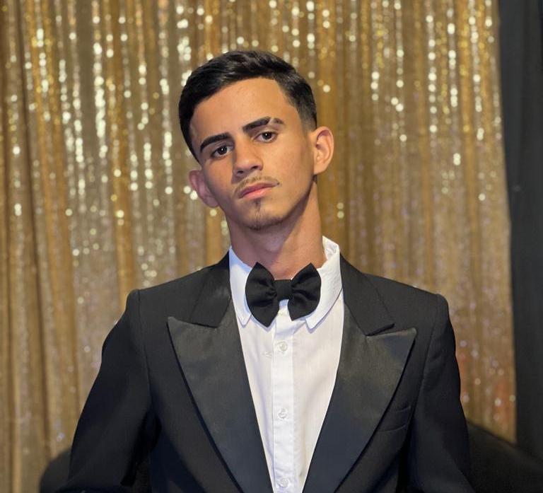 Aluno do Colégio Ágape, em Patos, conquista 980 pontos na Redação do Enem 2023