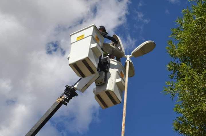 Prefeitura de Patos inicia serviços de manutenção nas praças da cidade