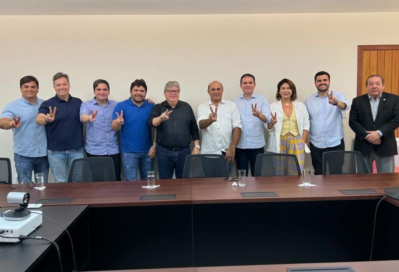 Reviravolta em Itaporanga: Com apoio do governador, prefeito Divaldo Dantas se une ao pré-candidato de oposição Azif Lemos