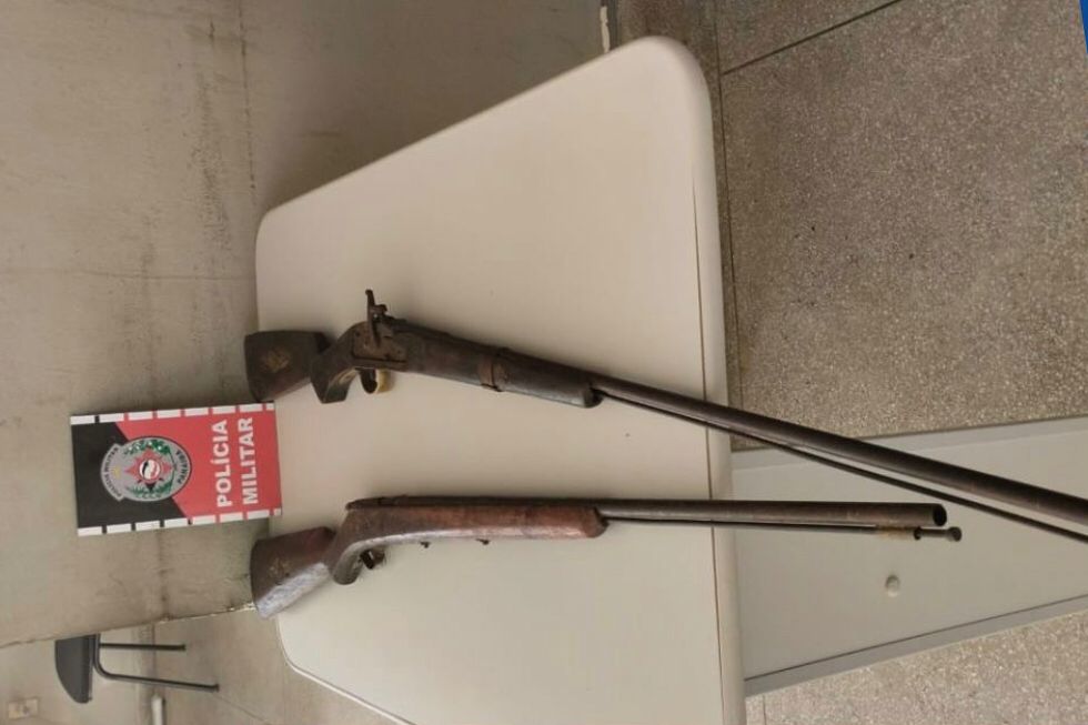 Polícia Militar apreende duas armas de fogo em Teixeira
