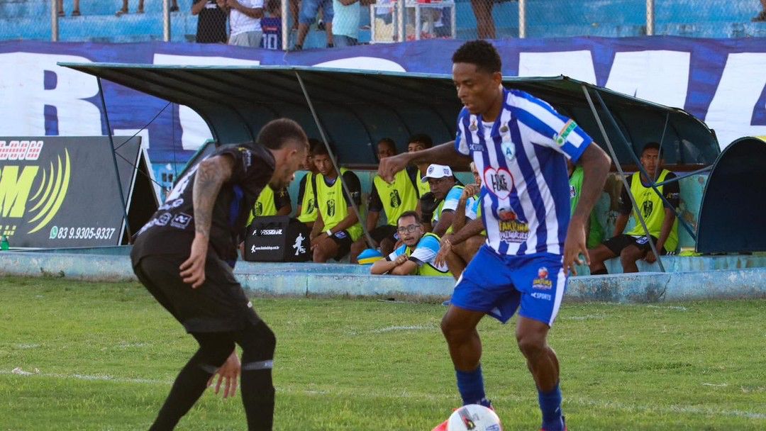 Em jogo de tempos distintos, Atlético de Cajazeiras e CSP empatam em 0 a 0