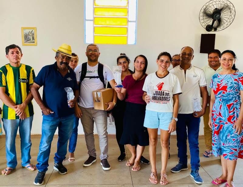 Associações rurais de Matureia recebem aparelho pluviômetro para medir quantidade de chuva