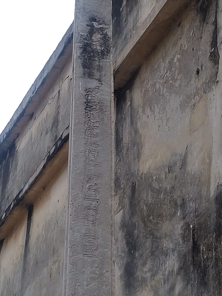 Risco: Cidadão cobra providências para poste que está quebrado e com risco iminente de queda, no Centro de Patos; veja vídeo