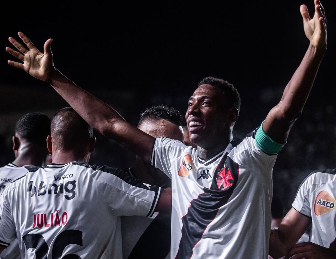 Payet dá assistência 'venenosa', Vasco vence Madureira em São Januário e vai à liderança do Carioca