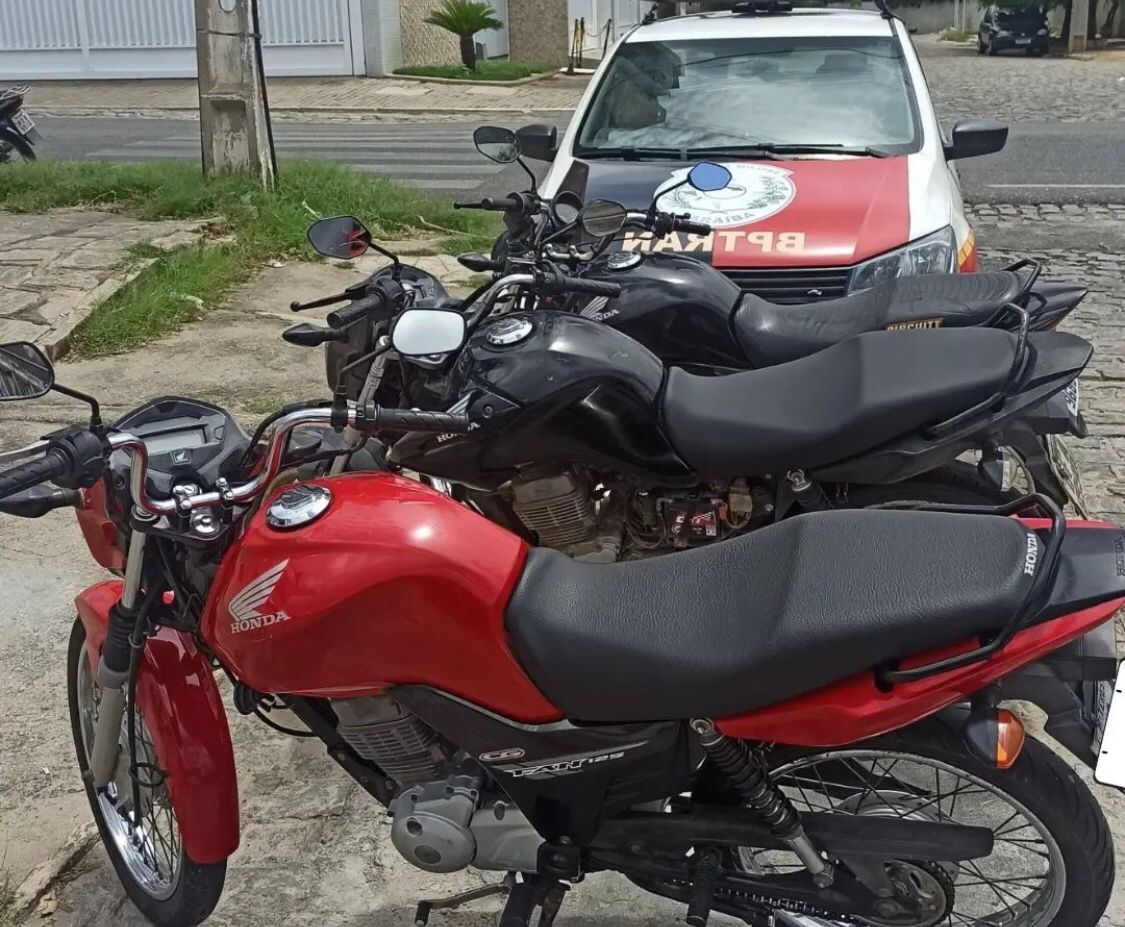 Polícia Militar recupera três motocicletas roubadas, em São Mamede