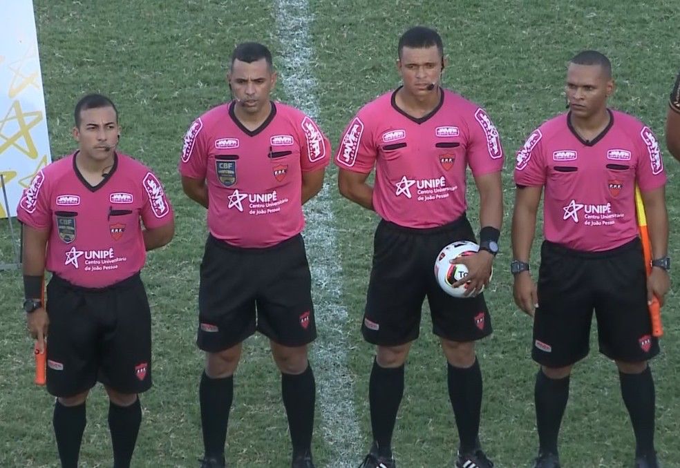 Árbitro expulsa sete em sua estreia na 1ª divisão do Paraibano
