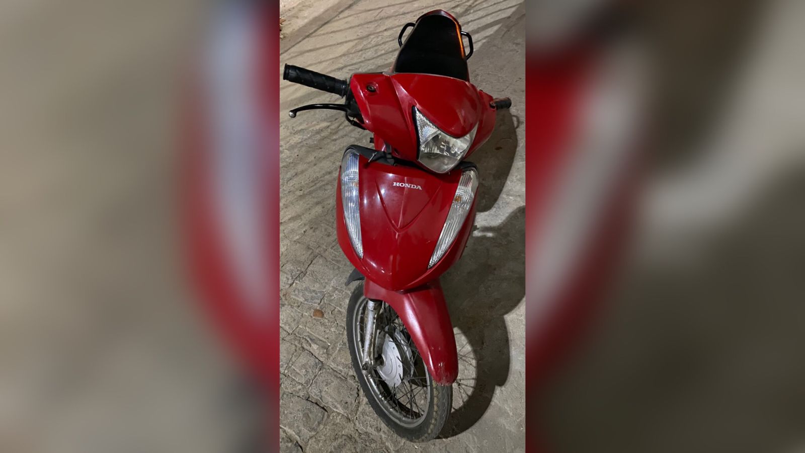 Motocicleta de entregador que havia sido tomada por assalto no bairro Santo Antônio é encontrada abandonada na Av. Lagoa dos Patos
