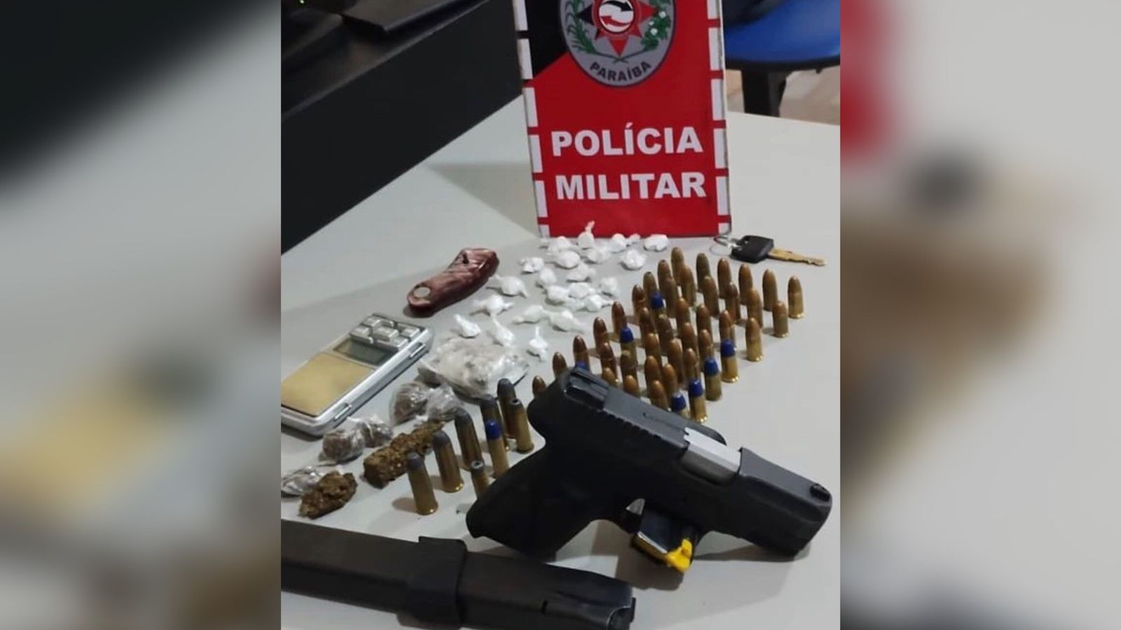 Polícia Militar desarticula depósito de drogas ilícitas, apreende arma de fogo, munições e recupera motocicleta com restrição de roubo em Itaporanga