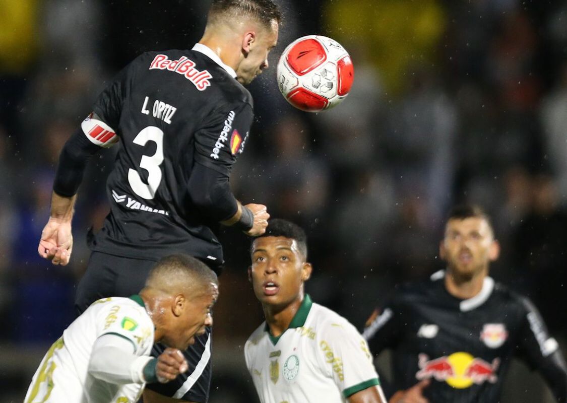 Com reservas, Palmeiras marca no fim contra o Bragantino e vence a primeira fora de casa em 2024