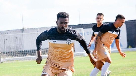 Treze anuncia saída de atacante que disputou apenas dois jogos e foi expulso em partida contra o Nacional de Patos