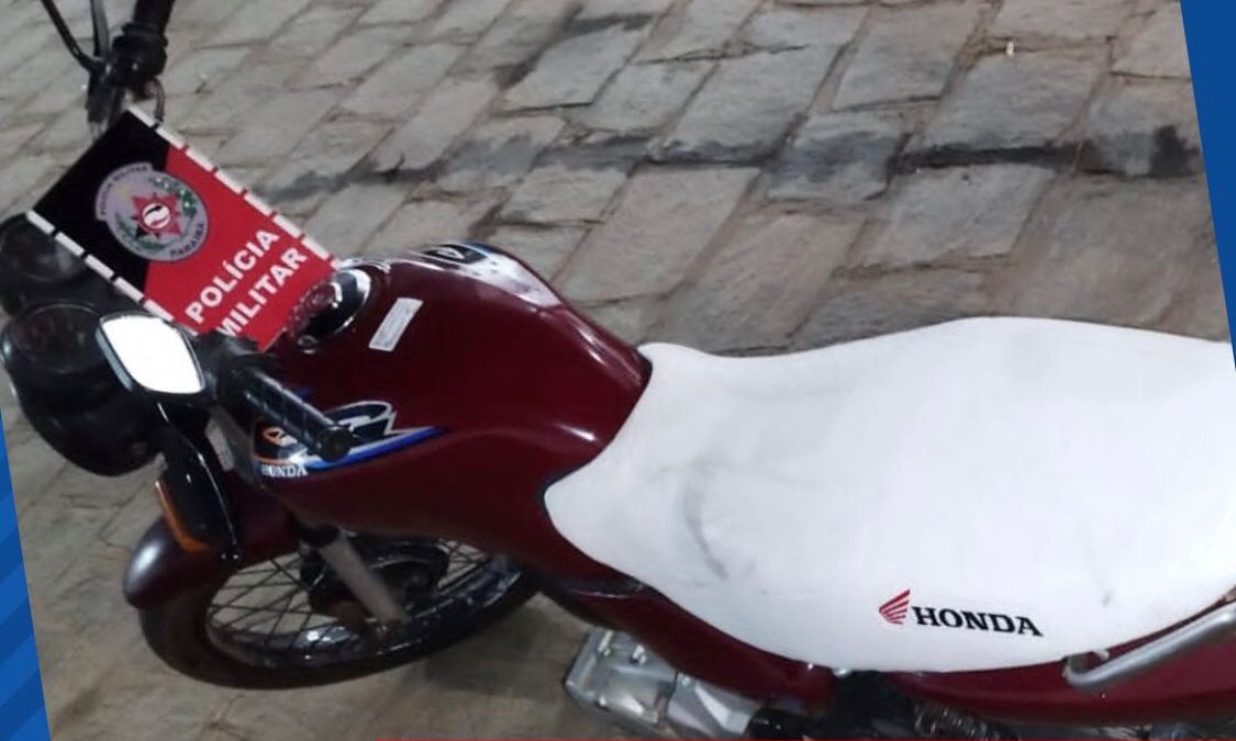Polícia Militar apreende moto com restrição de roubo/furto em blitz na cidade de Teixeira