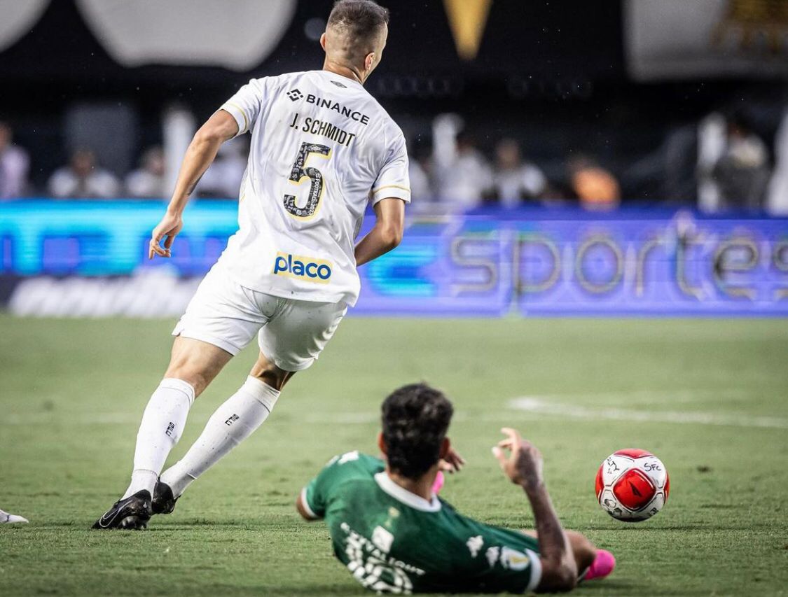 Guilherme brilha, Santos vence Guarani e dispara na liderança do Grupo A do Campeonato Paulista