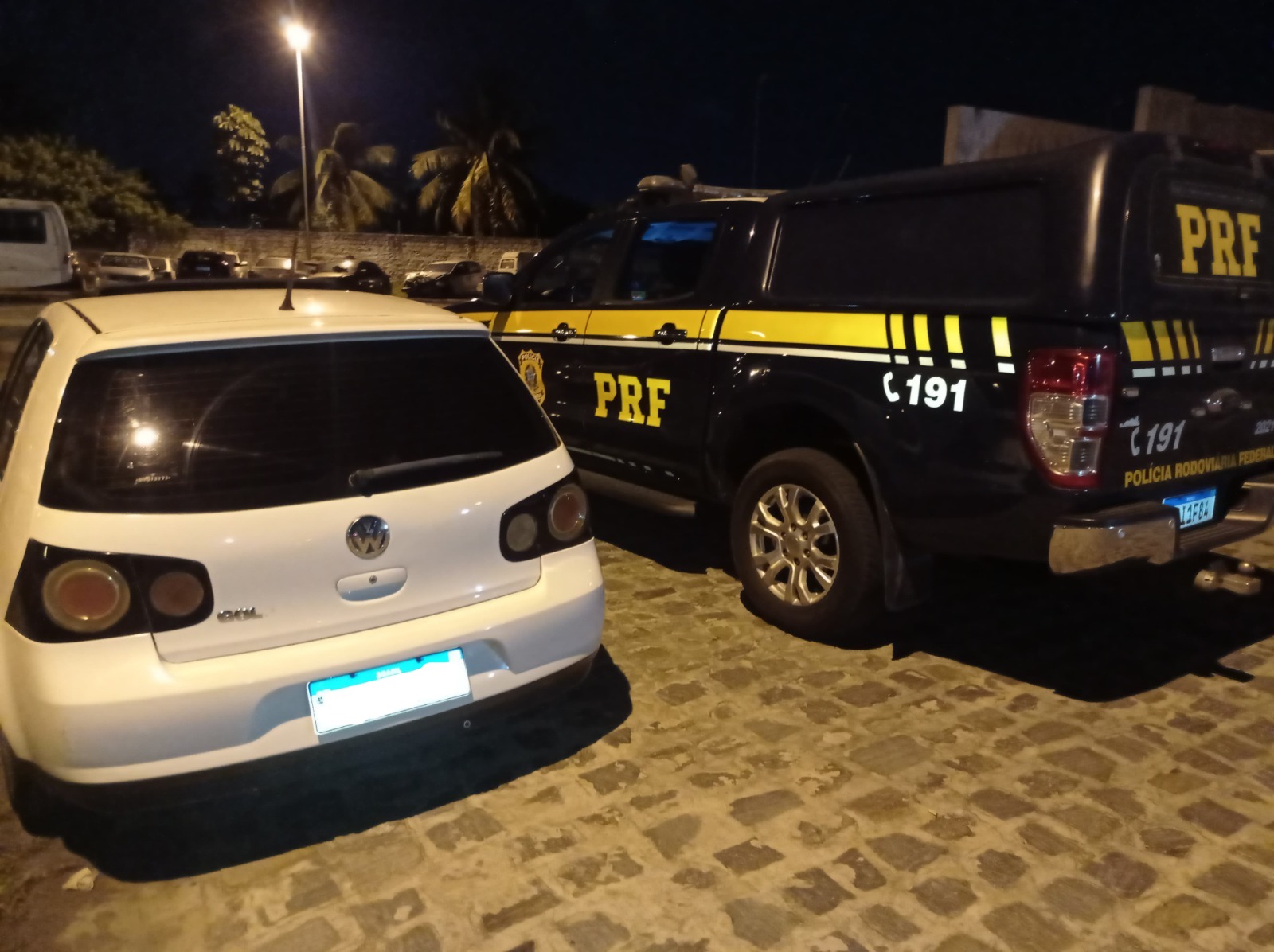 PRF na Paraíba recupera carro com registro de roubo/furto e apreende carga sem nota fiscal