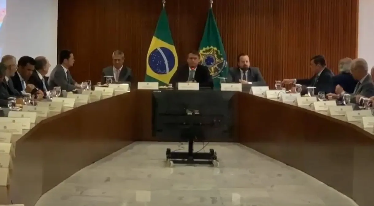 Vídeo mostra reunião de Bolsonaro com ministros e assessores meses antes das eleições de 2022 e que serviu como base para operação da PF
