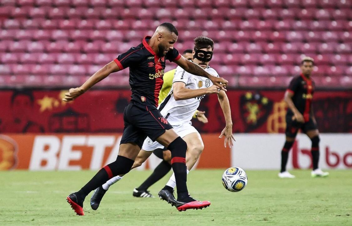 Treze sai na frente, mas toma gol contra bizarro e leva virada do Sport pela Copa do Nordeste