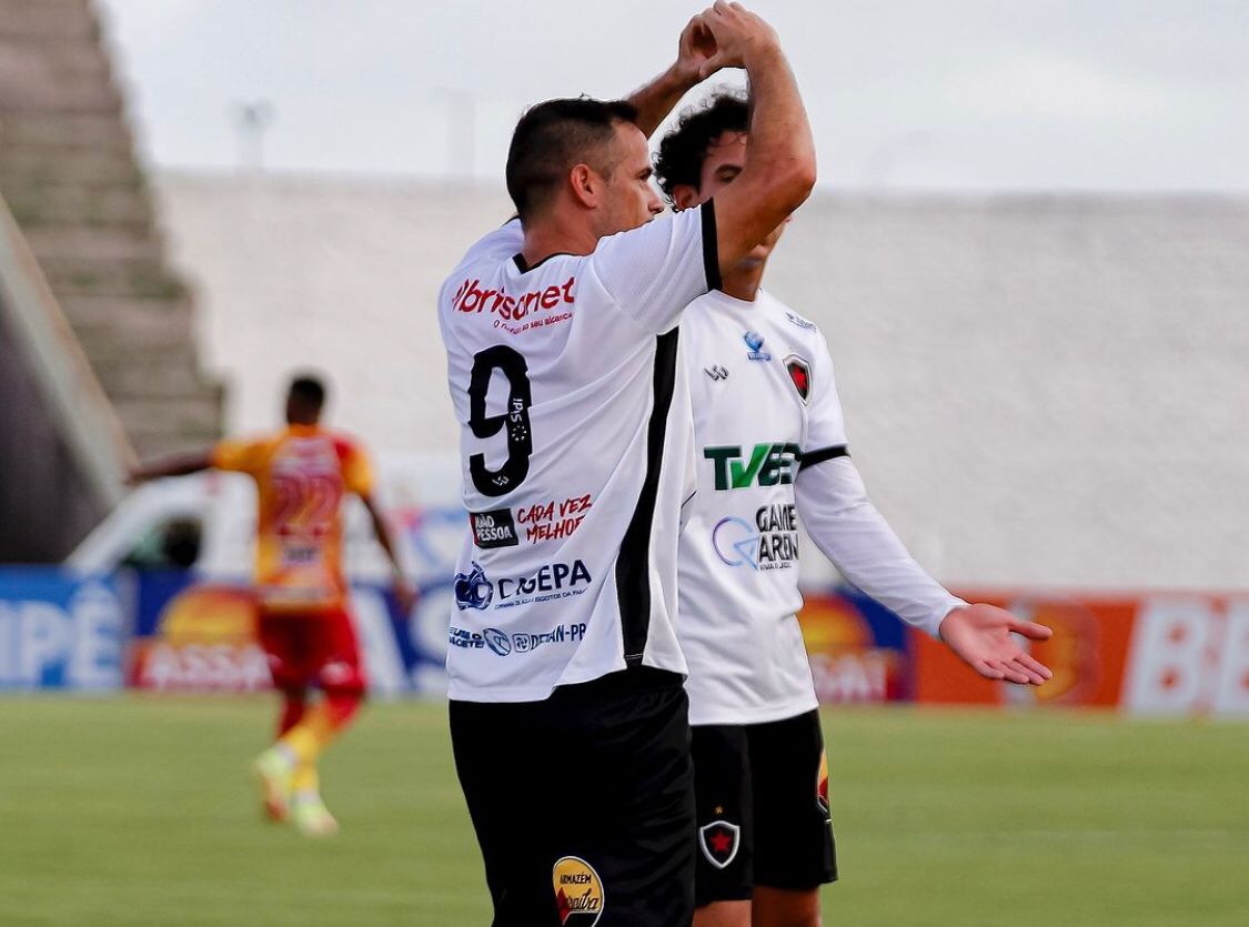 Botafogo-PB joga bem, derrota o Juazeirense e assume a liderança do Grupo A do Nordestão
