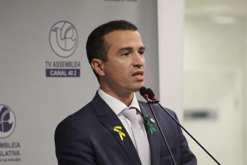 Ainda com salários atrasados: Dr. Érico coloca gabinete à disposição dos funcionários do HRP e Maternidade