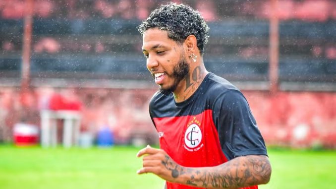 Após polêmicas, atacante Luan Santos é dispensado pelo Campinense