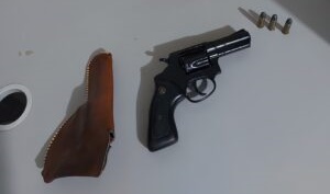 Homem acusado de homicídio em Taperoá se entrega à polícia e diz que crime foi motivado após vítima ter dado tapa em seu rosto