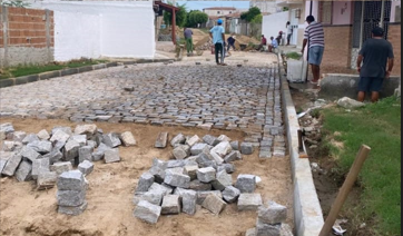 Prefeitura de São Mamede inicia a pavimentação por paralelepípedos da Rua Domingos Roque