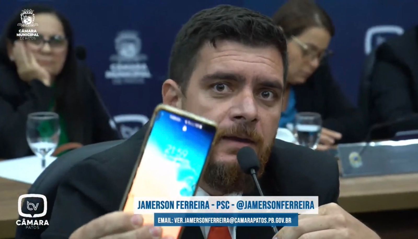 Jamerson Ferreira diz ao vivo, durante sessão da Câmara Municipal, que recebeu mensagem de ameaça e rebate: 