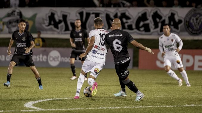 Em jogo de dois dias, Botafogo-PB segura empate com ABC em Natal pela Copa do Nordeste