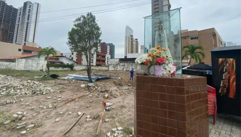 Gruta de Nossa Senhora fica intacta em meio a cenário de destruição durante chuvas em João Pessoa; veja vídeo