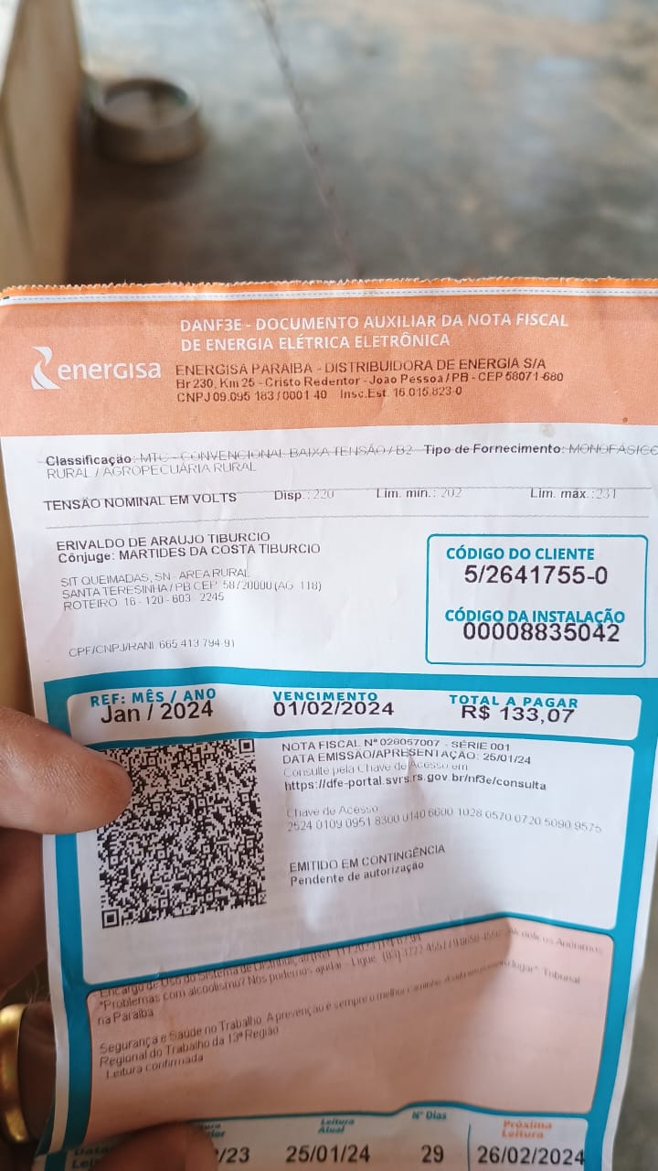 Morador da Zona Rural de Santa Terezinha-PB cobra Energisa para substituição de equipamento danificado na rede elétrica