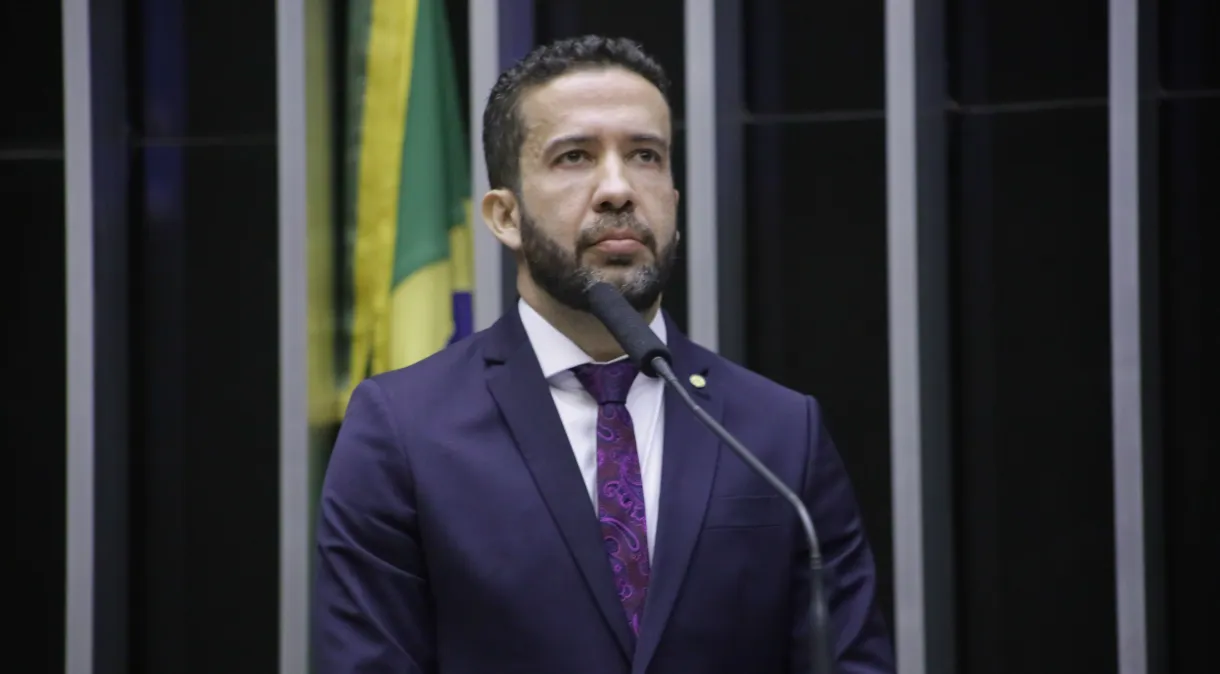 Ministro Fux autoriza quebra de sigilos bancário e fiscal de Janones para apurar suposta “rachadinha”