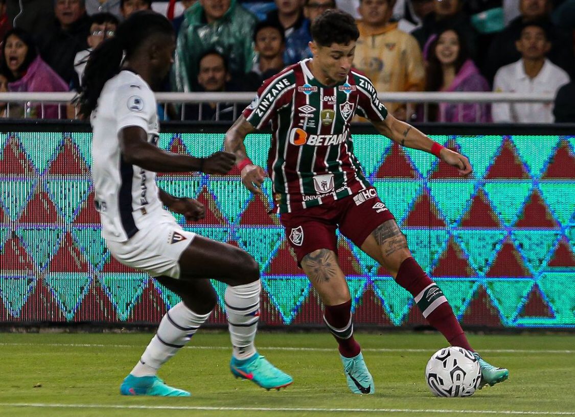 Fluminense leva gol nos acréscimos após pressão gigante, perde da LDU e precisa de virada para ser campeão da Recopa