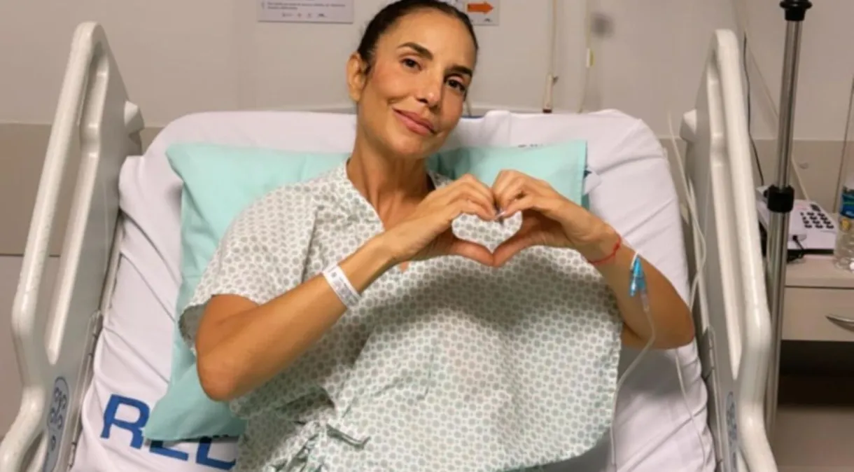Cantora Ivete Sangalo é internada com pneumonia