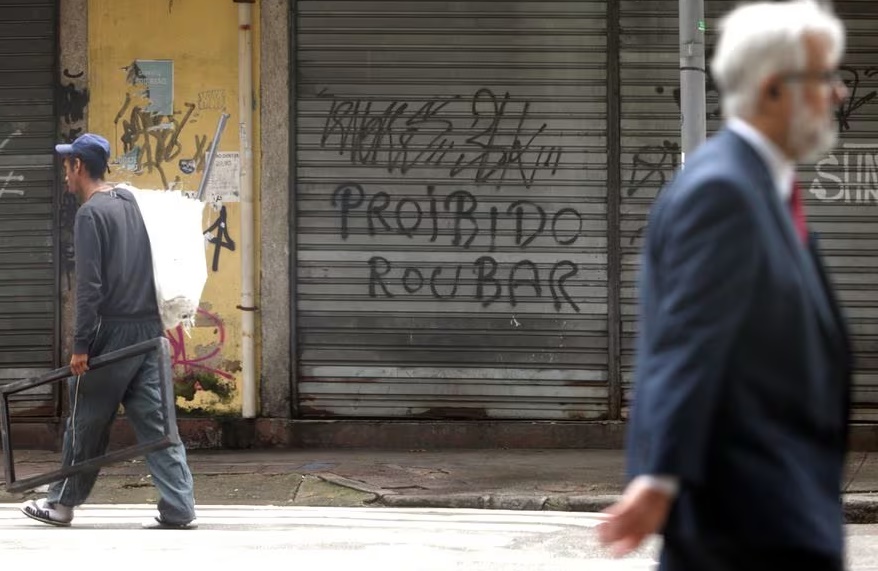 Aumento da criminalidade: Fuga de investimentos, trabalhadores e turistas provoca emprobrecimento do Brasil