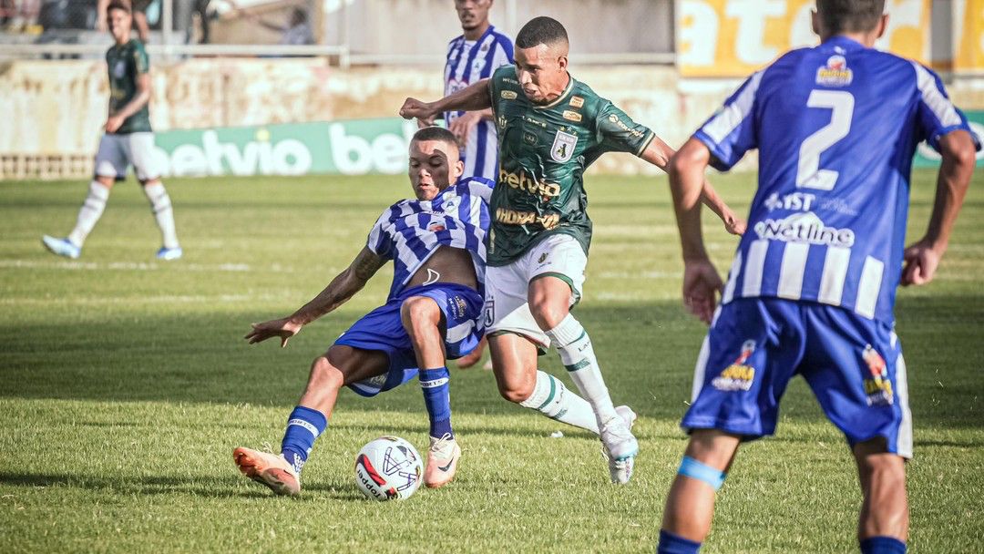 Sousa vence Clássico do Sertão contra o Atlético de Cajazeiras, cola no G-4 e estende crise do rival