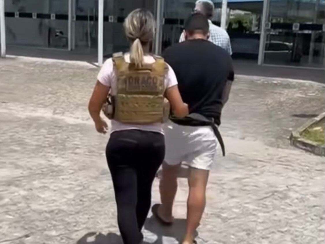 DRACO e PRF prendem na Paraíba, assaltante de banco de alta periculosidade; criminoso ofereceu R$ 200 mil aos policiais para não ser detido