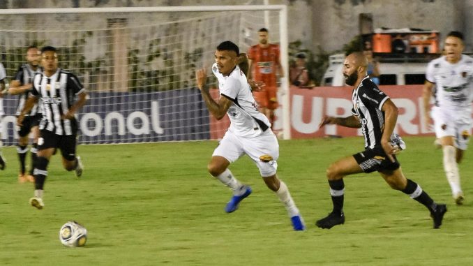 Treze e Botafogo-PB fazem jogo fraco e empatam sem gols