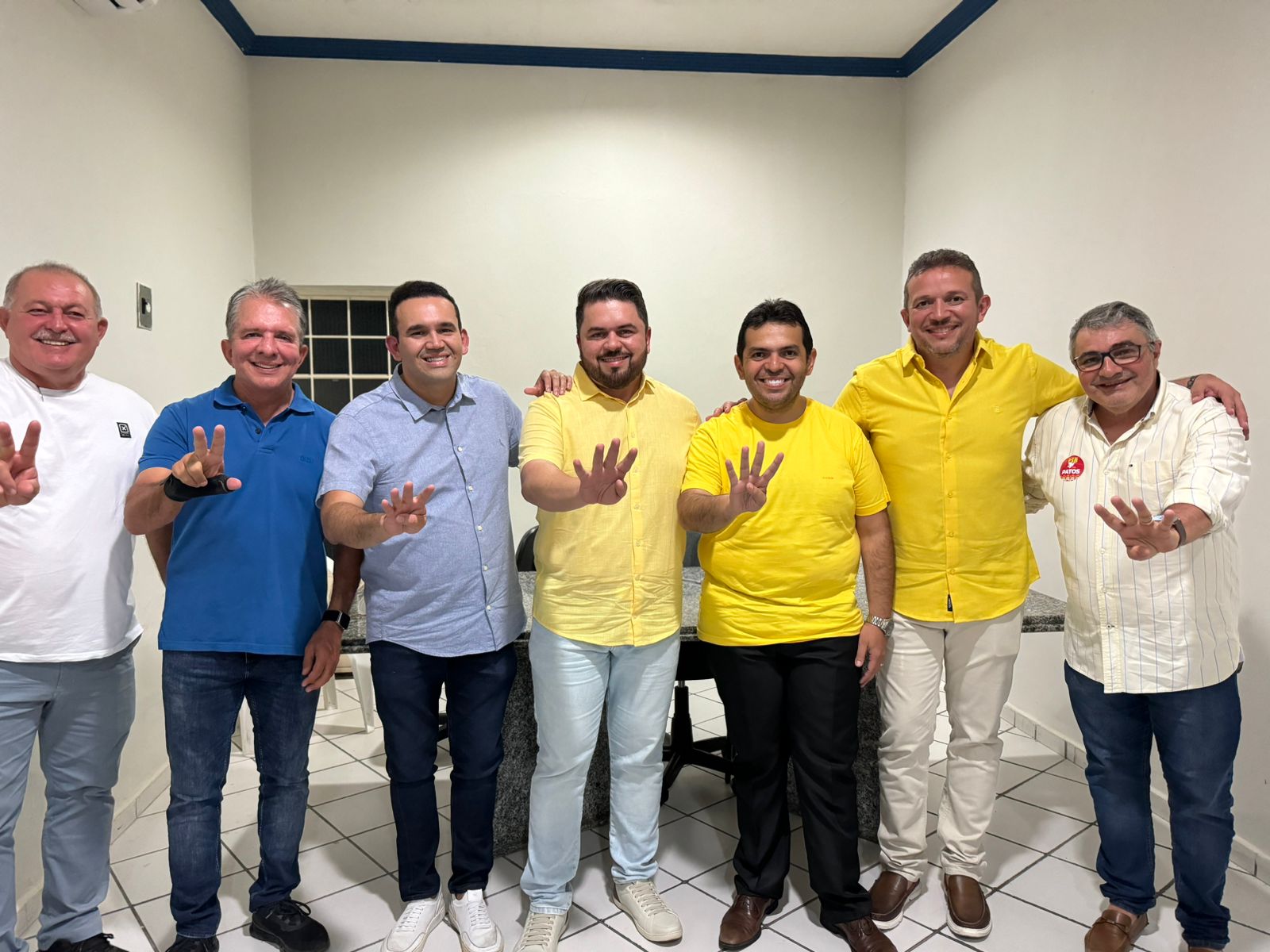 Artista e jornalista Ítalo Lacerda assume pré-candidatura pelo PSB em Patos