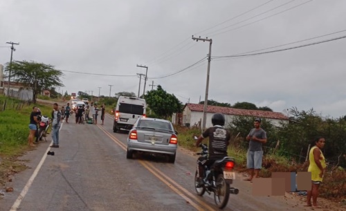 Duas pessoas morrem em acidente no final da tarde desta quarta-feira (27), entre Juru e Tavares, no Sertão