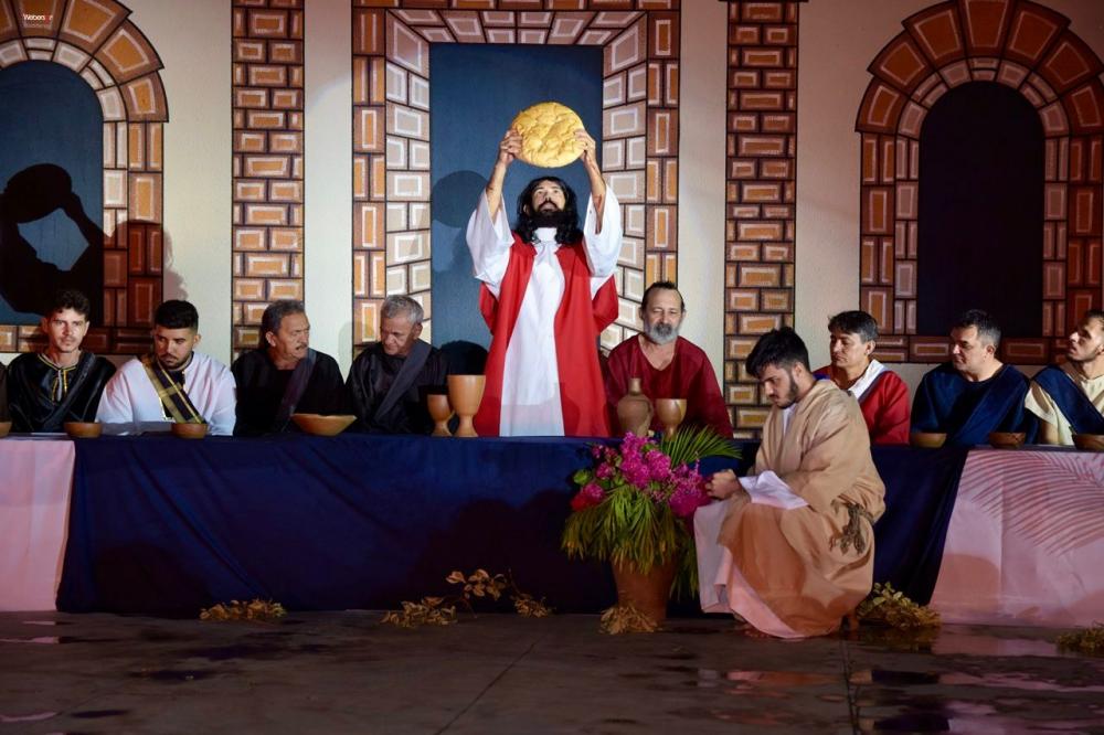 Encenação da Paixão de Cristo no Parque Cruz da Menina atrai grande público, em Patos