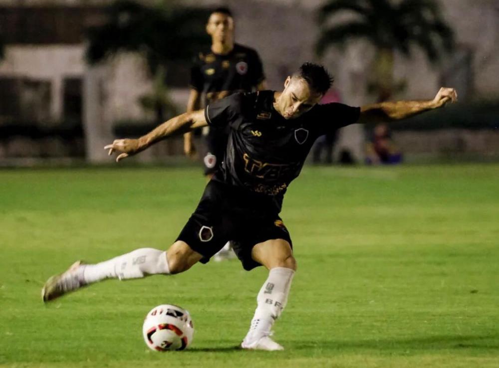 Botafogo-PB e Serra Branca fazem jogo morno e ficam no 0 a 0 na abertura da semifinal do Paraibano
