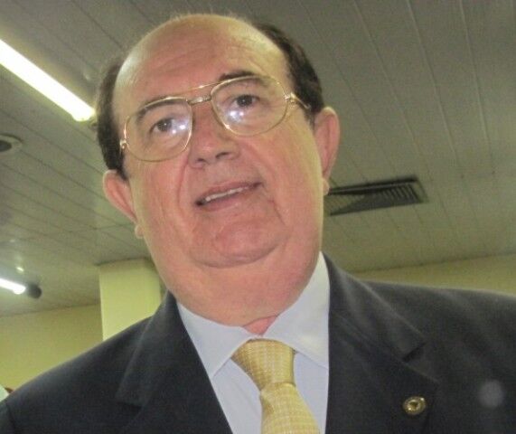 Projeto que homenageia ex-prefeito Dinaldo com nome de obra do município de Patos divide opiniões 