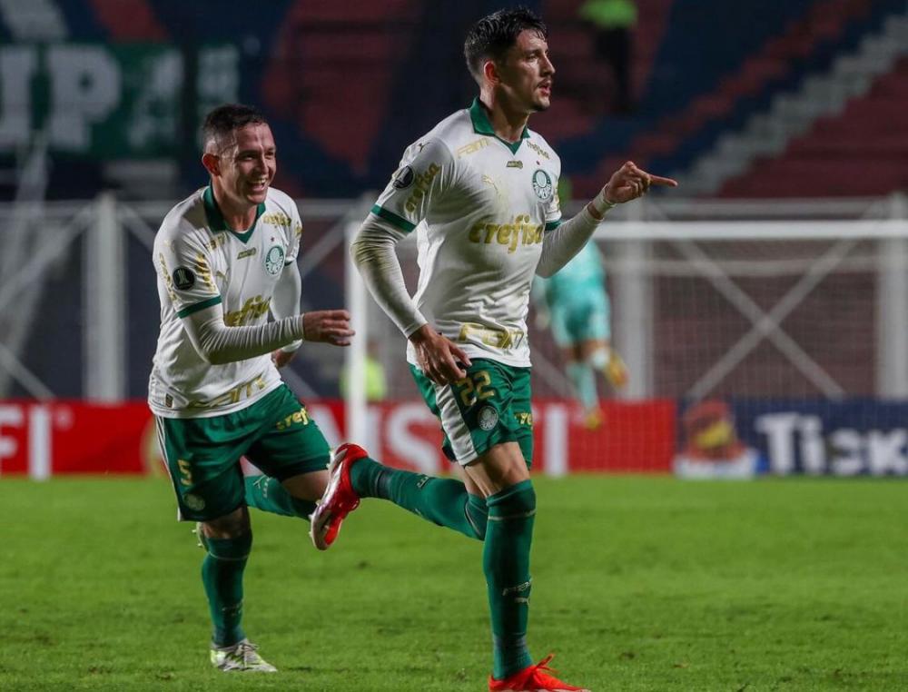 Piquerez tira golaço 'da cartola' e evita derrota do Palmeiras para o San Lorenzo na estreia da Libertadores