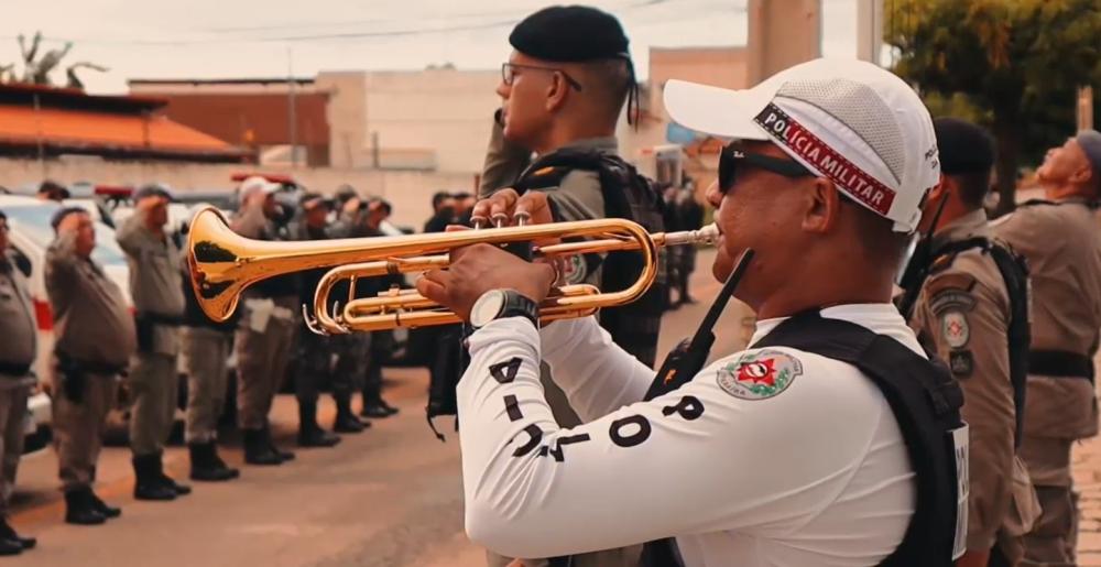 Polícia Militar presta homenagem ao Sargento Romário, militar que tombou em combate na cidade de Bayeux