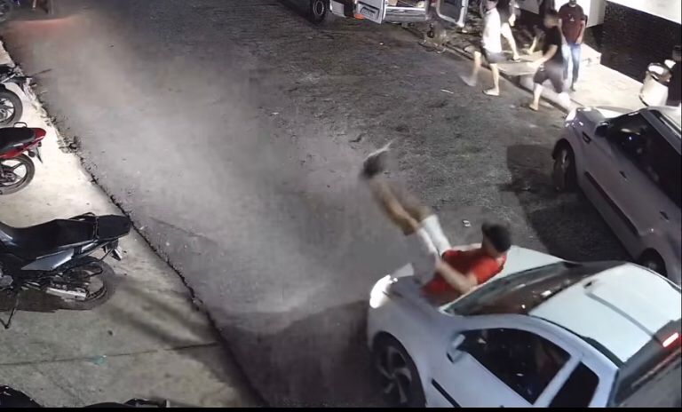 Farsa: homem se joga na frente de carro para simular acidente em frente à casa de shows em João Pessoa, mas é flagrado por câmeras