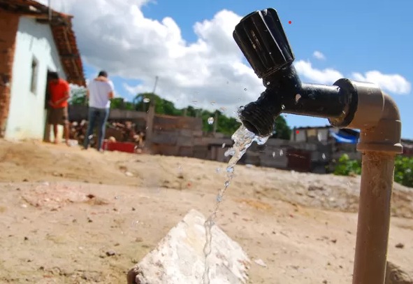 Moradores de Alto Casteliano, em Salgadinho-PB , pedem por soluções da CAGEPA para a escassez de água há mais de 20 dias